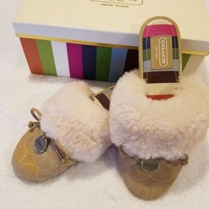 Coach Carra Signature Slippers  Size small (5-6)